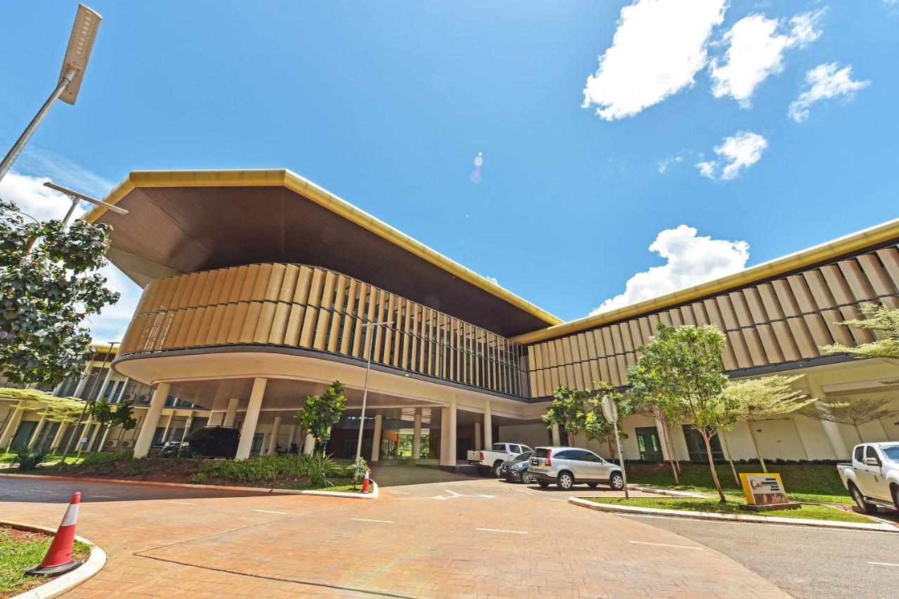 Capital O 90614 Cvia Ummul Hotel Padang Besar Exterior foto